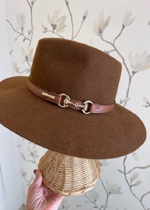 Sombrero Isolina color marron